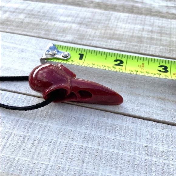 🖤Handmade red resin skull raven bird necklace - Picture 10 of 11